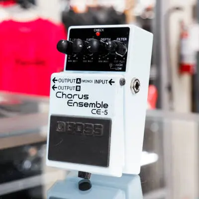 BOSS - CE-5 - Stereo Chorus 2